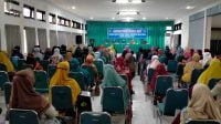 Pelaksanaan sosialisasi bantuan sosial untuk kepala keluarga perempuan di aula Sekretariat PKK Sumenep.