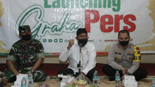 Bupati Sumenep, Achmad Fauzi saat menyampaikan arahannya dalam peresmian Graha Pers Media Center Sumenep Melayani.