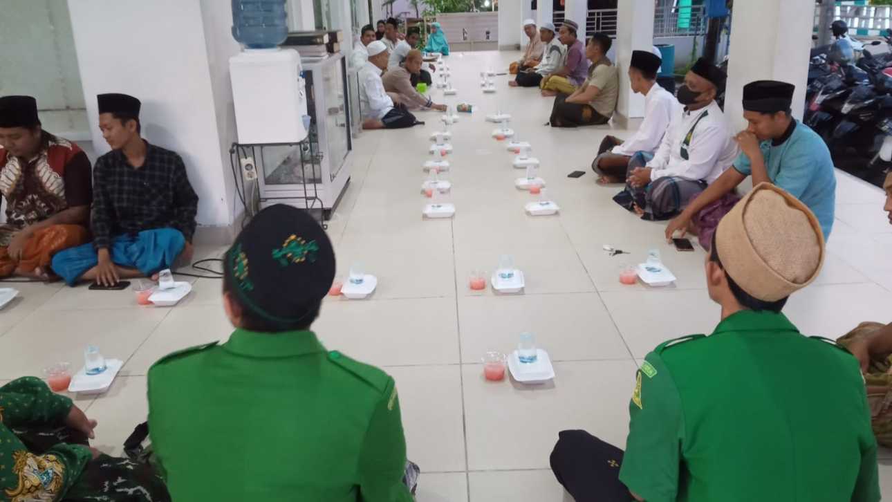 Safari Ramadan PAC GP Ansor Kota Sumenep di masjid Rahmatullah Kolor, Sumenep.