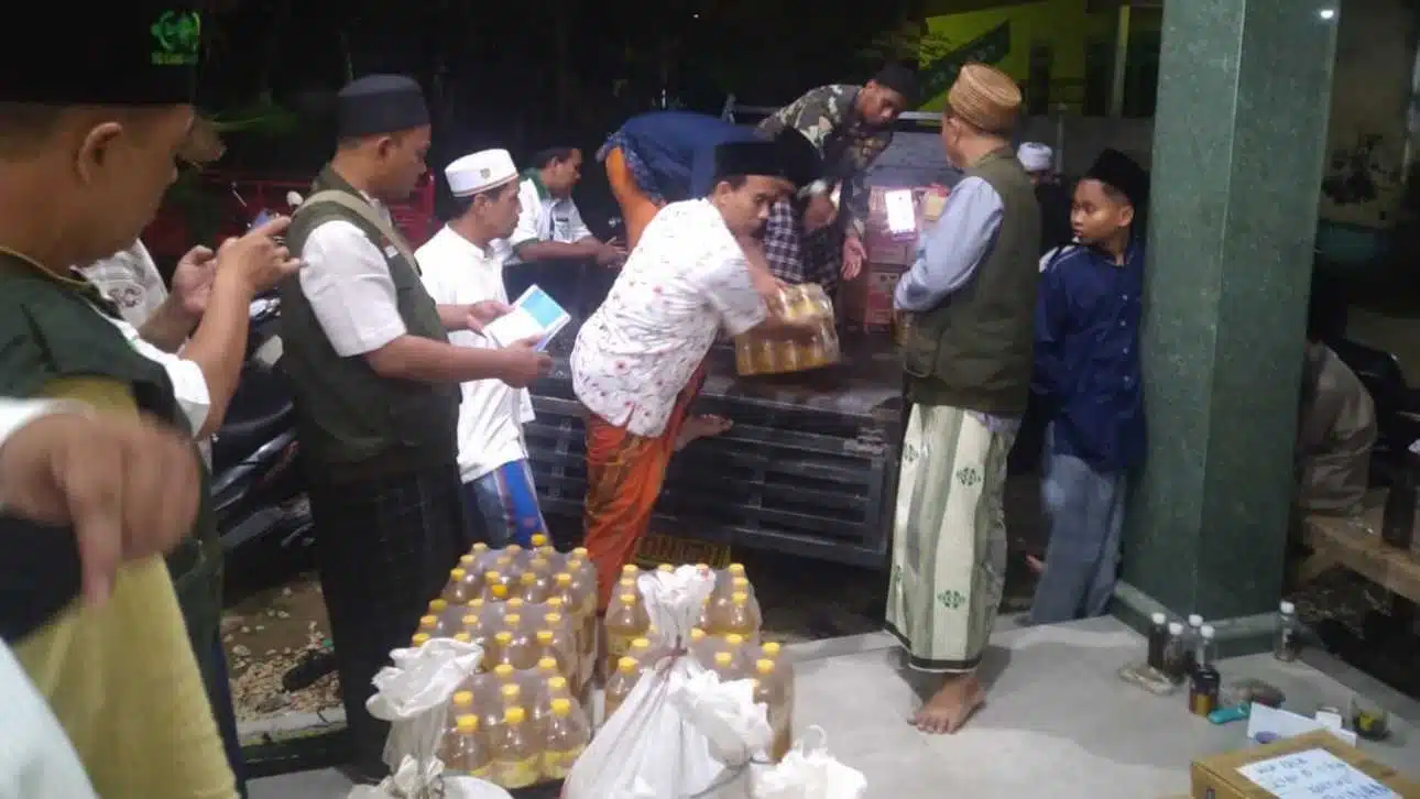 Penyebaran zakat pada seluruh ranting MWC NU Kota Sumenep untuk disalurkan.