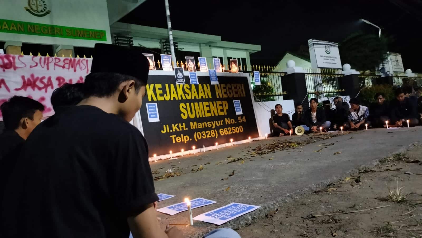 Aksi FKP tuntut usut tuntas oknum jaksa Kejari Sumenep yang melakukan pemerasan.