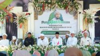 KHR. Azaim Ibrahimy mengisi pengajian akbar dan doa bersama salametan Nur Faizin sebagai Anggota DPRD Jawa Timur.