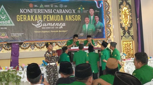 Sejumlah Kader Ansor tak digubris saat melakukan interupsi pada pimpinan sidang.