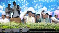 Paslon 02 Cabup Cawabup Sumenep berselawat bersama ribuan pendukung.