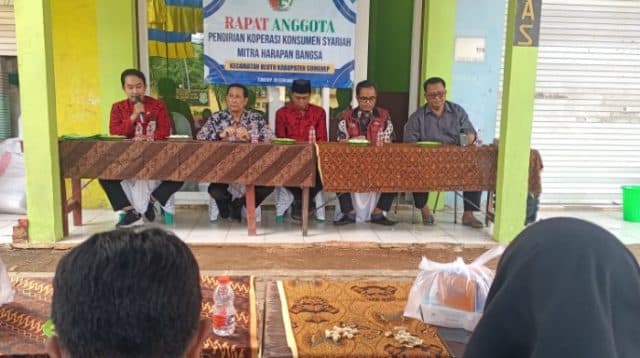 Rapat Anggota Pendirian Koperasi yang diinisiasi Pendamping Sosial PKH Bluto.