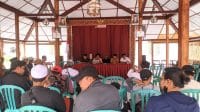 Forum Kepulauan Kangean Bersatu (FKKB) saat menggelar jumpa pers di Pendopo Kecamatan Arjasa terkait penolakan survei seismik PT KEI.