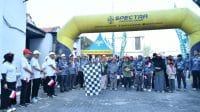 BPRS Bhakti Sumekar Gelar Jalan Sehat Meriahkan HUT ke-80 RI.