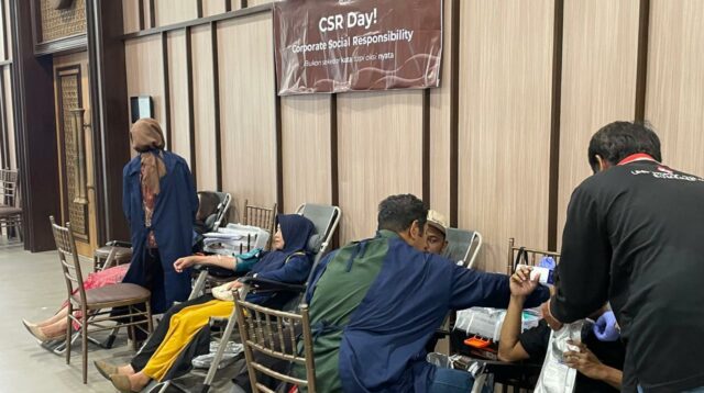 Myze Hotel Sumenep Rayakan Ulang Tahun Pertama dengan Donor Darah dan Pemeriksaan Mata Gratis.