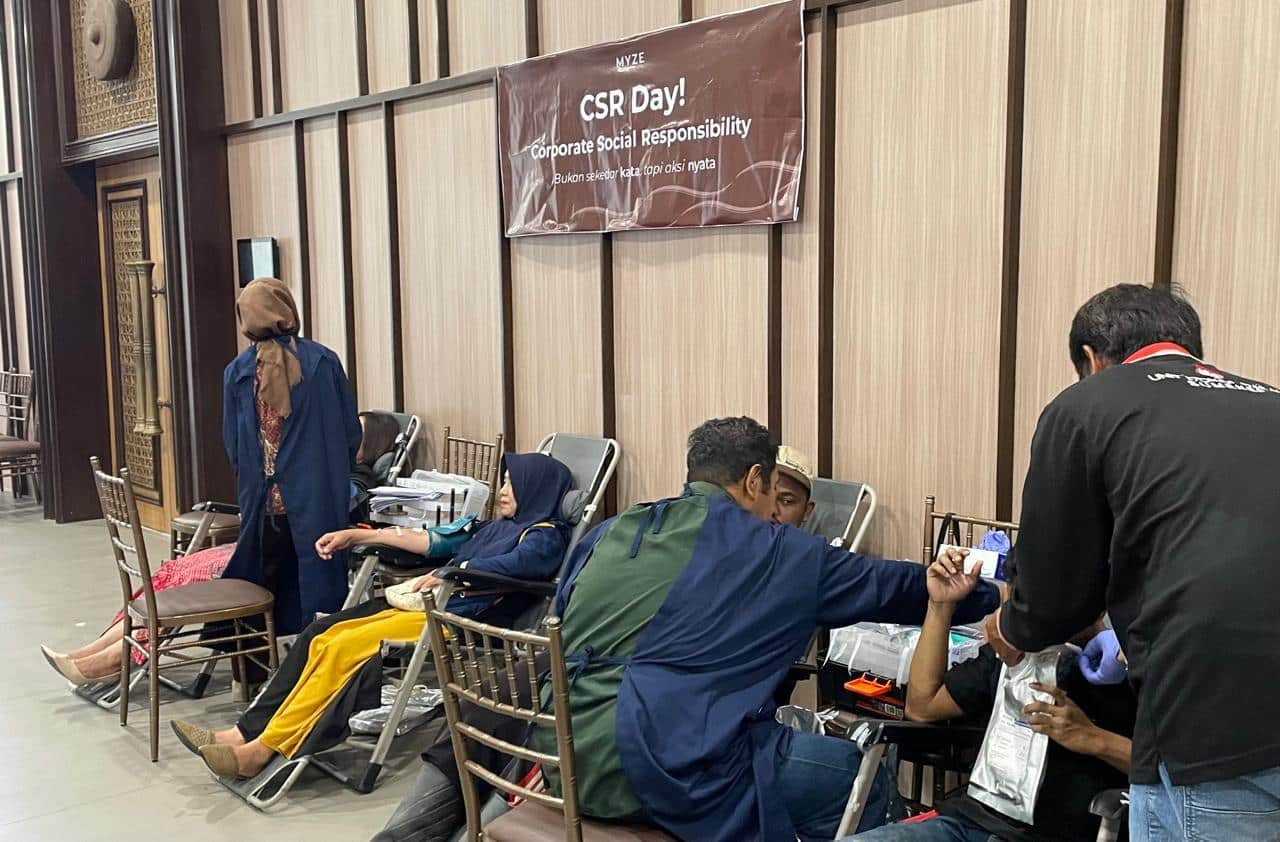Myze Hotel Sumenep Rayakan Ulang Tahun Pertama dengan Donor Darah dan Pemeriksaan Mata Gratis.