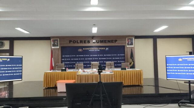 Foto : Suasana di ruangan yang akan dijadikan tempat konfrensi pers penemuan barang diduga kokain.